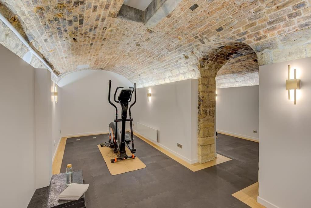 Peaceful Getaway Near Marais - With Ac Appartamento Parigi