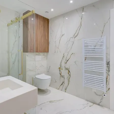 Appartamento Peaceful Getaway Near Marais - With Ac