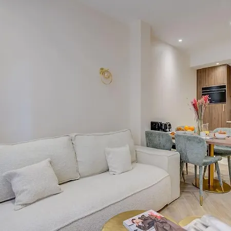 Peaceful Getaway Near Marais - With Ac Appartamento Parigi